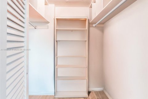 Купить кондоминиум в Бей-Харбор-Айлендс, Флорида 2 спальни, 149.29м2, № 1948927 - фото 16