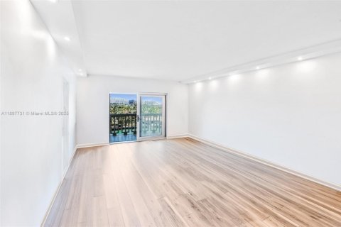 Купить кондоминиум в Бей-Харбор-Айлендс, Флорида 2 спальни, 149.29м2, № 1948927 - фото 7