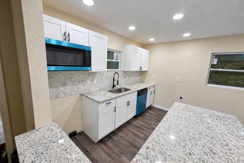Villa ou maison à louer à Tampa, Floride: 3 chambres, 98.85 m2 № 2430643 - photo 7