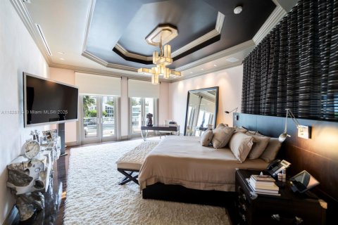 House in Golden Beach, Florida 6 bedrooms, 720.18 sq.m. № 1801106 - photo 27