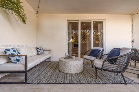 Touwnhouse à vendre à Miami, Floride: 3 chambres, 184.04 m2 № 2017461 - photo 6