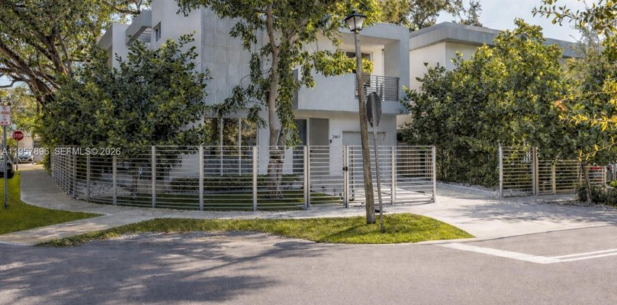 Touwnhouse à Miami, Floride 3 chambres, 184.04 m2 № 2017461