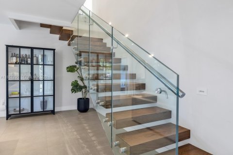 Touwnhouse à vendre à Miami, Floride: 3 chambres, 184.04 m2 № 2017461 - photo 13