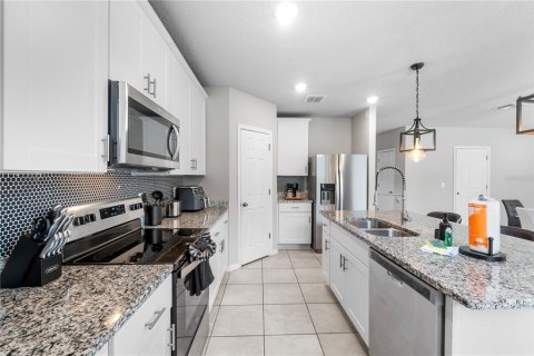 Villa ou maison à louer à Davenport, Floride: 4 chambres, 246.01 m2 № 1917391 - photo 12