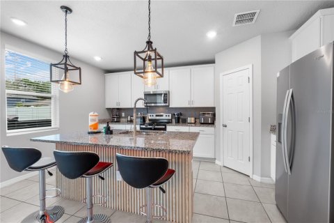 Villa ou maison à louer à Davenport, Floride: 4 chambres, 246.01 m2 № 1917391 - photo 11