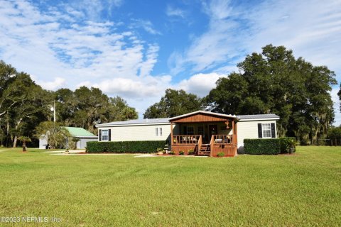 House in Seville, Florida 3 bedrooms, 188.31 sq.m. № 865756 - photo 1