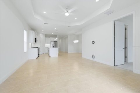 Villa ou maison à vendre à Sarasota, Floride: 3 chambres, 172.98 m2 № 2258737 - photo 9