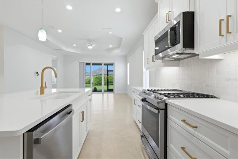 Villa ou maison à vendre à Sarasota, Floride: 3 chambres, 172.98 m2 № 2258737 - photo 12
