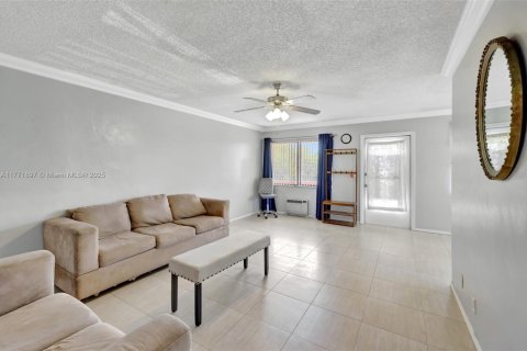 Copropriété à vendre à Hallandale Beach, Floride: 2 chambres, 78.78 m2 № 1730728 - photo 26