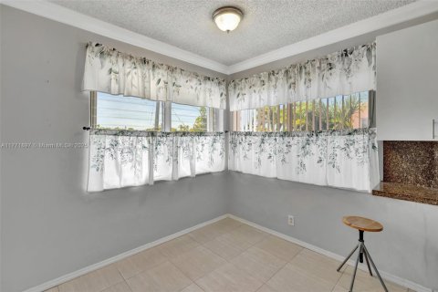 Copropriété à vendre à Hallandale Beach, Floride: 2 chambres, 78.78 m2 № 1730728 - photo 27