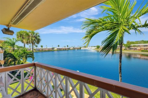 Copropriété à vendre à Hallandale Beach, Floride: 2 chambres, 78.78 m2 № 1730728 - photo 3