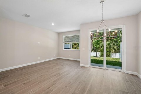 Adosado en venta en Tampa, Florida, 3 dormitorios, 144.65 m2 № 2302422 - foto 5