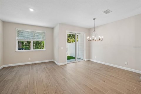 Adosado en venta en Tampa, Florida, 3 dormitorios, 144.65 m2 № 2302422 - foto 12