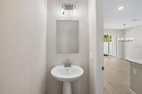 Adosado en venta en Tampa, Florida, 3 dormitorios, 144.65 m2 № 2302422 - foto 16
