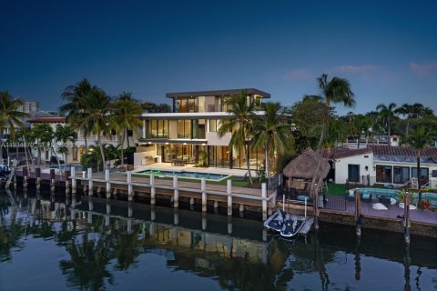 House in Fort Lauderdale, Florida 6 bedrooms № 1994645 - photo 9