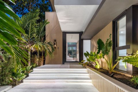 House in Fort Lauderdale, Florida 6 bedrooms № 1994645 - photo 10