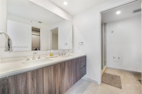 Condominio en alquiler en Miami, Florida, 1 dormitorio, 65.96 m2 № 1993637 - foto 11