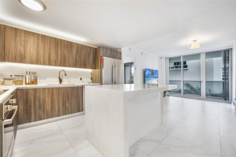 Condominio en alquiler en Miami, Florida, 1 dormitorio, 65.96 m2 № 1993637 - foto 7