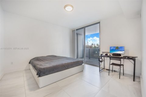 Condominio en alquiler en Miami, Florida, 1 dormitorio, 65.96 m2 № 1993637 - foto 8