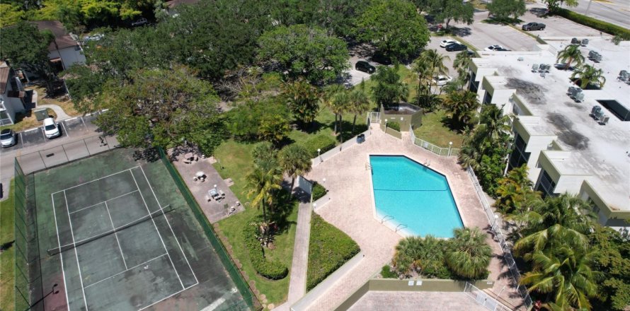 Condominio en Sunrise, Florida, 2 dormitorios  № 1221377
