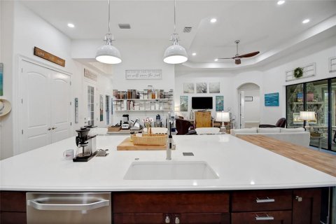 House in Lady Lake, Florida 4 bedrooms, 240.25 sq.m. № 1840225 - photo 22