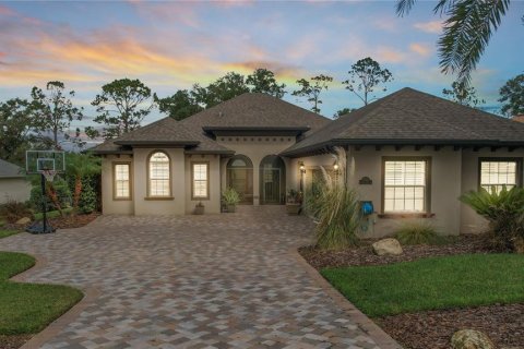 House in Lady Lake, Florida 4 bedrooms, 240.25 sq.m. № 1840225 - photo 1