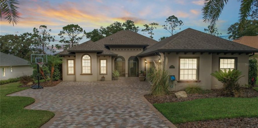 House in Lady Lake, Florida 4 bedrooms, 240.25 sq.m. № 1840225