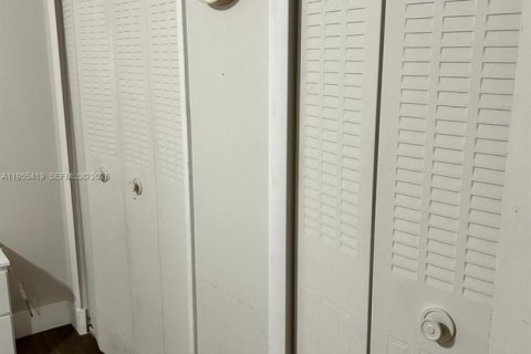 Condominio en alquiler en Hialeah, Florida, 2 dormitorios, 87.33 m2 № 2011763 - foto 7