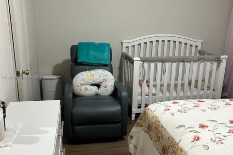 Condominio en alquiler en Hialeah, Florida, 2 dormitorios, 87.33 m2 № 2011763 - foto 13