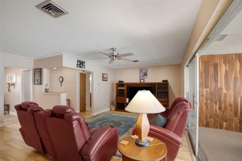 House in Sarasota, Florida 3 bedrooms, 167.6 sq.m. № 1810335 - photo 9