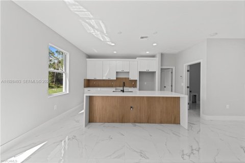 Casa en venta en Lehigh Acres, Florida, 3 dormitorios № 1986950 - foto 7