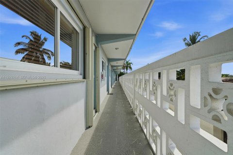 Condominio en alquiler en Miami Beach, Florida, 1 dormitorio, 62.62 m2 № 1989146 - foto 8