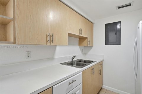 Condominio en alquiler en Miami Beach, Florida, 1 dormitorio, 62.62 m2 № 1989146 - foto 18