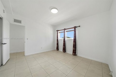 Condominio en alquiler en Miami Beach, Florida, 1 dormitorio, 62.62 m2 № 1989146 - foto 21