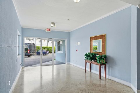 Condominio en alquiler en Miami Beach, Florida, 1 dormitorio, 62.62 m2 № 1989146 - foto 5