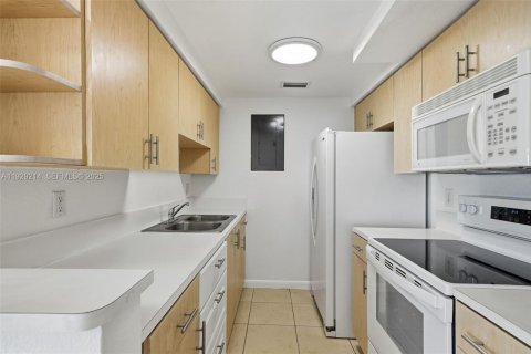 Condominio en alquiler en Miami Beach, Florida, 1 dormitorio, 62.62 m2 № 1989146 - foto 16