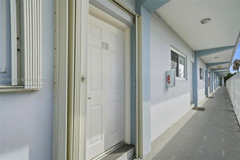 Condominio en alquiler en Miami Beach, Florida, 1 dormitorio, 62.62 m2 № 1989146 - foto 9