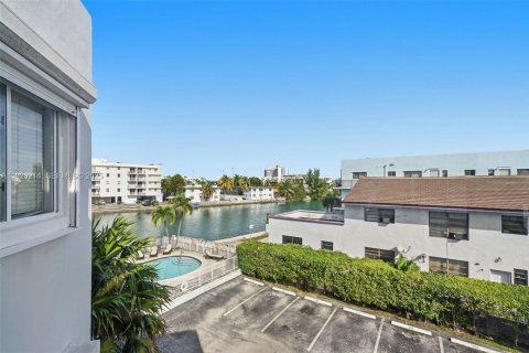 Condominio en alquiler en Miami Beach, Florida, 1 dormitorio, 62.62 m2 № 1989146 - foto 27