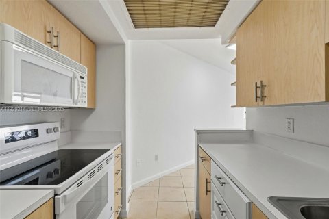 Condominio en alquiler en Miami Beach, Florida, 1 dormitorio, 62.62 m2 № 1989146 - foto 19