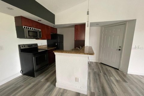 Condominio en venta en Orlando, Florida, 2 dormitorios, 91.79 m2 № 2142509 - foto 6