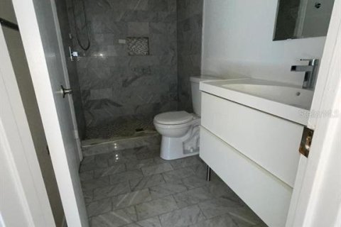 Condominio en venta en Orlando, Florida, 2 dormitorios, 91.79 m2 № 2142509 - foto 16