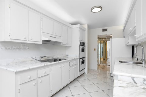 Снять в аренду кондоминиум в Холливуд, Флорида 2 спальни, 173.54м2, № 1991936 - фото 13