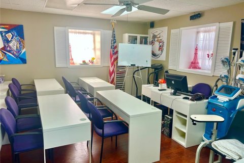 Commercial property in Tampa, Florida 280.01 sq.m. № 1535217 - photo 16