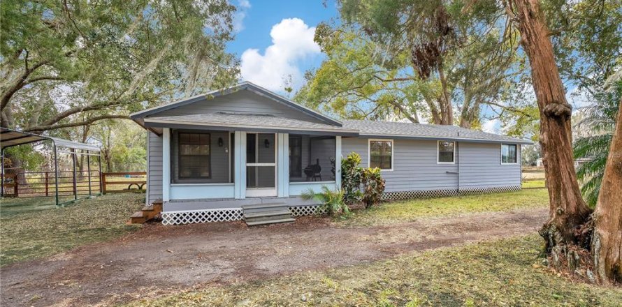Villa ou maison à Dover, Floride 3 chambres, 118.08 m2 № 2112256