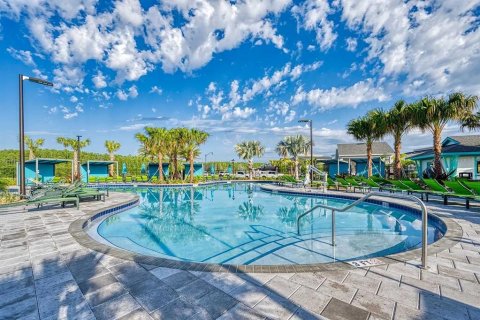 Casa en venta en Kissimmee, Florida, 5 dormitorios, 278.34 m2 № 2123713 - foto 25