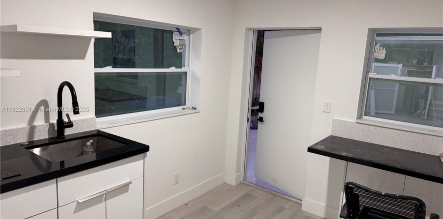 Villa ou maison à Miami, Floride 2 chambres, 204.29 m2 № 1975978