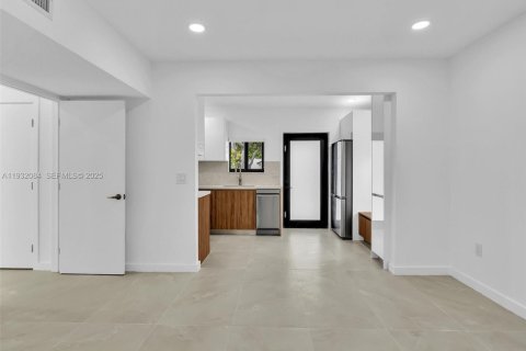 Casa en alquiler en Delray Beach, Florida, 2 dormitorios, 90.3 m2 № 2057422 - foto 16