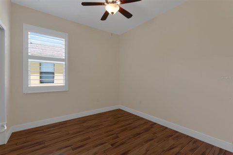 House in Kissimmee, Florida 2 bedrooms, 143.35 sq.m. № 2203037 - photo 16