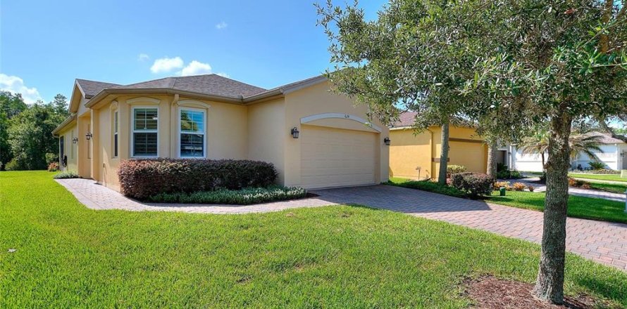 House in Kissimmee, Florida 2 bedrooms, 143.35 sq.m. № 2203037