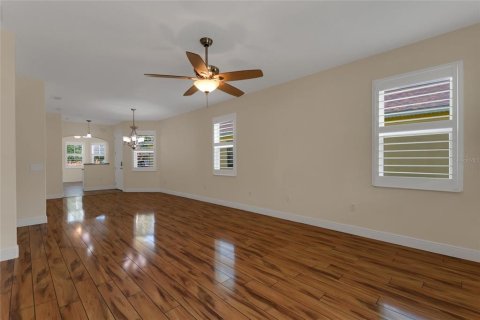 House in Kissimmee, Florida 2 bedrooms, 143.35 sq.m. № 2203037 - photo 6